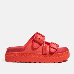 LUCY SANDAL
Color: Red Orange 
Size: 8 B 
Quantity: 1